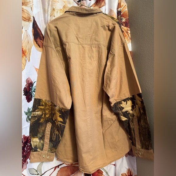 Columbia Shooting Button Up Tan/Camo Shirt - Picture 5 of 8